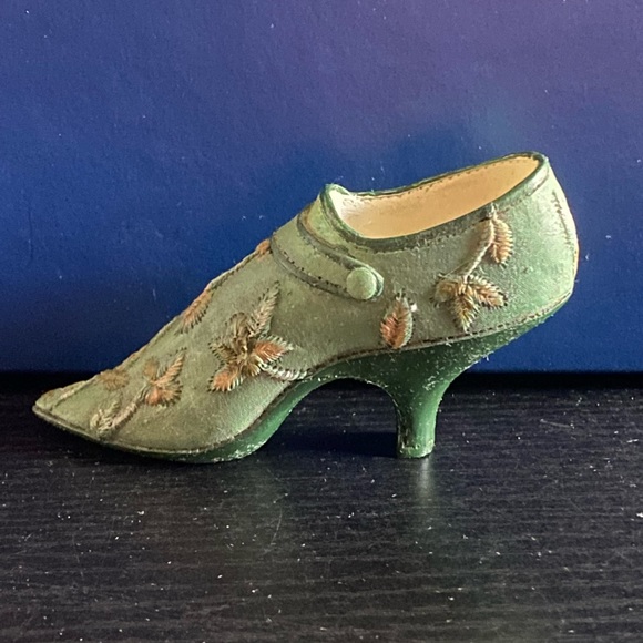 Collectible Cold Cast Porcelain Shoe Figurine - Picture 1 of 6